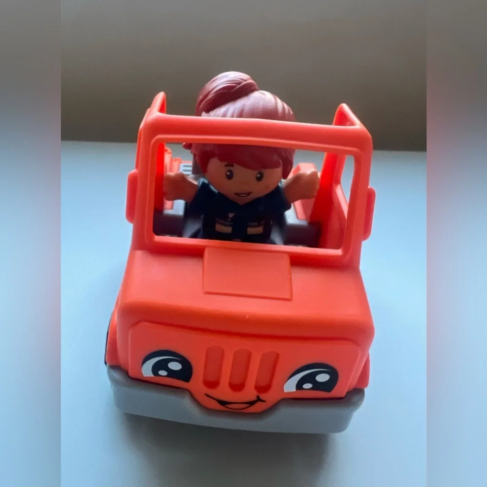 Fisher-Price Little People Toddler Toy Help and Go Tow Truck and Figure